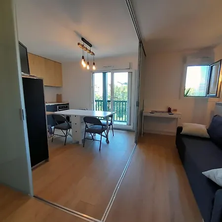 Studio Renove Avec Balcon A 300m De La Plage - - Fr-1-239-983 * Hendaye